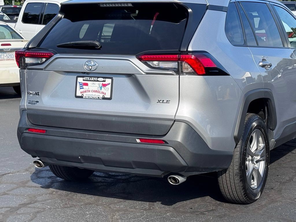 Used 2024 Toyota RAV4 XLE FWD image 37