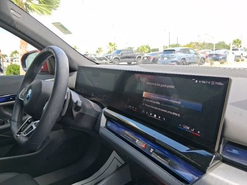 Used 2025 BMW 550e xDrive w/ Executive Package AWD/4WD image 11