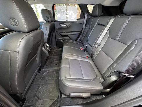 Used 2025 Chevrolet Blazer LT w/ Sound & Technology Package FWD image 42