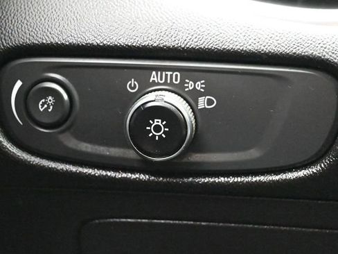 Used 2020 Chevrolet Malibu LT image 29