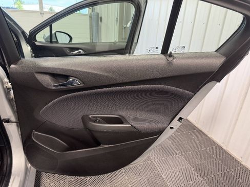 Used 2018 Chevrolet Cruze LT FWD image 18