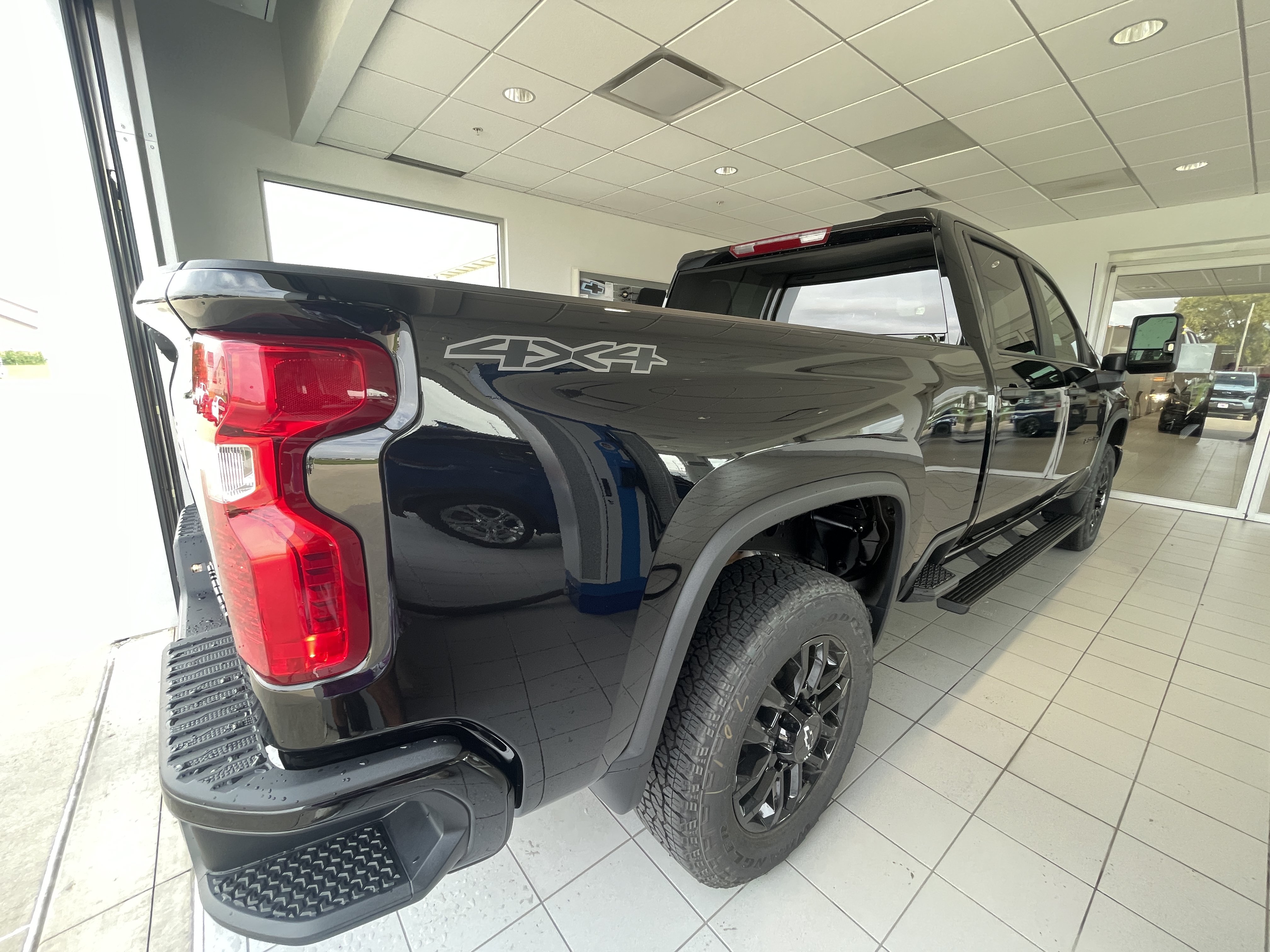 New 2026 Chevrolet Silverado 2500 Custom w/ Custom Value Package AWD/4WD image 7