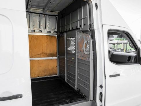 Used 2020 Nissan NV 2500 SV image 29