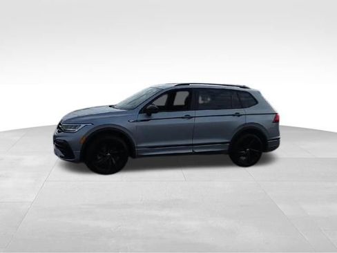 Used 2023 Volkswagen Tiguan SE R-Line FWD image 6