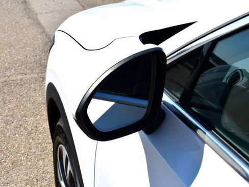 Used 2023 Buick Envision Essence image 12