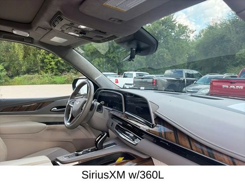 Used 2023 Cadillac Escalade Sport Platinum AWD/4WD image 16