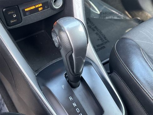 Used 2022 Chevrolet Trax LT w/ LT Convenience Package image 27