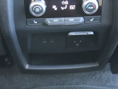 Used 2024 GMC Acadia Denali image 24