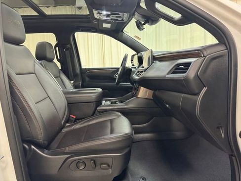 Used 2023 Chevrolet Suburban High Country AWD/4WD image 44
