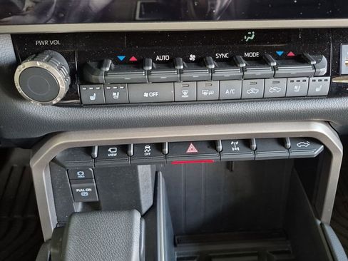 Used 2025 Toyota Tundra Limited w/ TRD Off-Road Package AWD/4WD image 26