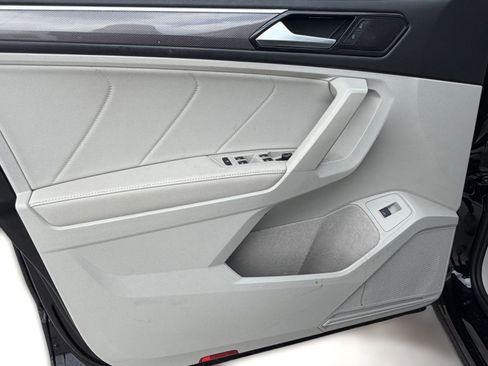 Used 2024 Volkswagen Tiguan SE R-Line image 12