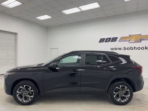 Used 2024 Chevrolet Trax LT image 8