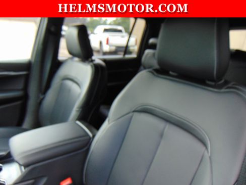 Certified 2024 Jeep Grand Cherokee L Limited w/ Luxury Tech Group II image 21