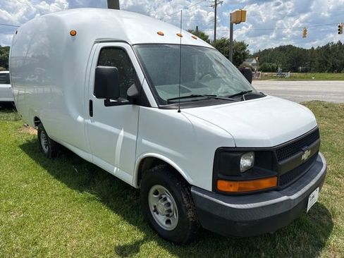 Used 2005 Chevrolet Express 3500 RWD image 1