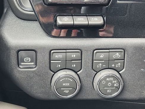 New 2026 Chevrolet Silverado 2500 ZR2 AWD/4WD image 19