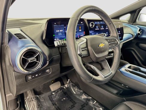Used 2025 Chevrolet Equinox EV LT w/ Convenience Package FWD image 11