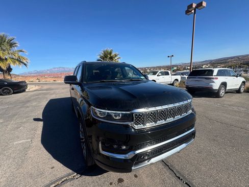 Used 2022 Jeep Grand Wagoneer Series III w/ Rear Seat Video Group 1 image 7