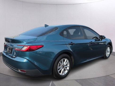 Used 2025 Toyota Camry LE w/ Convenience Package FWD image 5