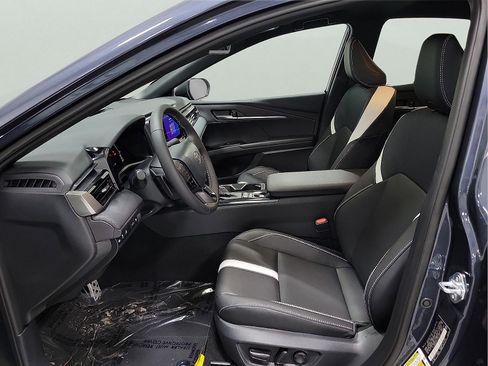 New 2026 Toyota Camry SE w/ Convenience Package FWD image 9