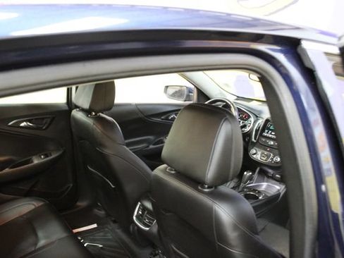 Used 2018 Chevrolet Malibu LT w/ True North Edition FWD image 10