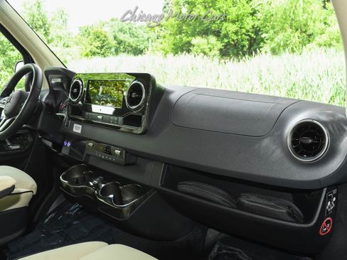 Used 2023 Mercedes-Benz Sprinter 3500 image 19