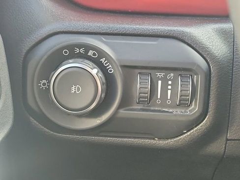 Used 2021 Jeep Wrangler Unlimited Rubicon w/ Xtreme Recon 35" Tire Package image 30