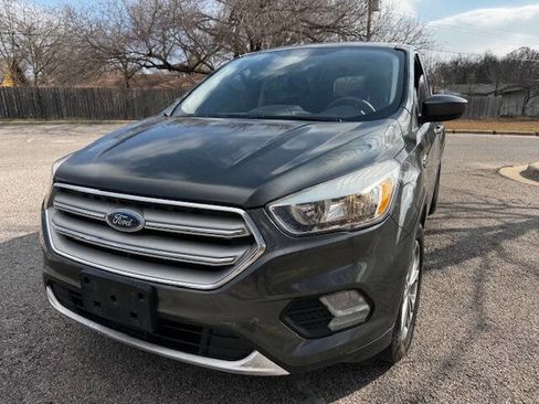 Used 2019 Ford Escape SE FWD image 5