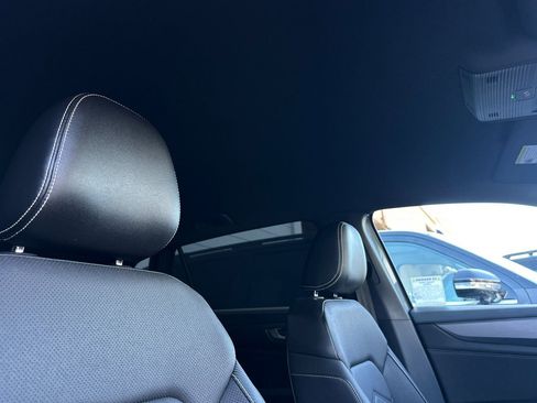 Used 2024 Volkswagen Atlas Cross Sport SE image 16