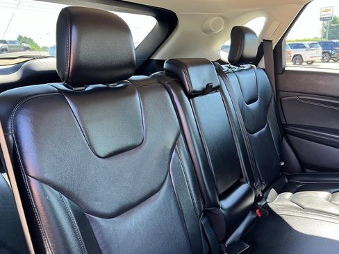 Used 2021 Ford Edge Titanium AWD/4WD image 20
