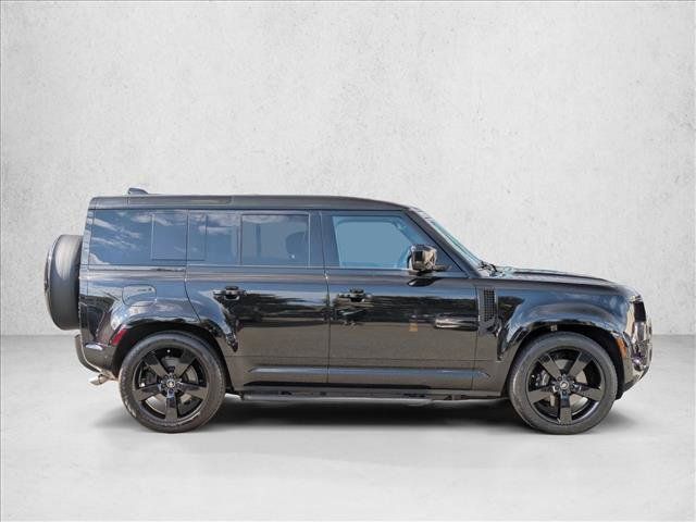 Certified 2025 Land Rover Defender 110 V8 AWD/4WD image 4