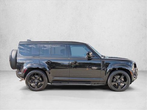 Certified 2025 Land Rover Defender 110 V8 AWD/4WD image 4
