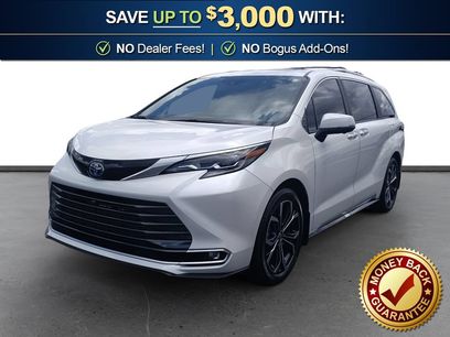 Used 2025 Toyota Sienna Platinum