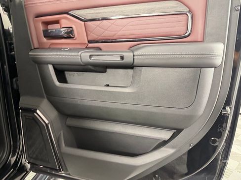 Used 2025 RAM 2500 Limited AWD/4WD image 30