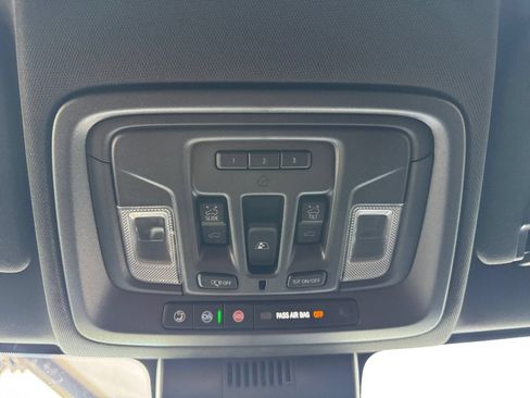 Used 2025 GMC Sierra 1500 AT4 w/ AT4 Premium Package AWD/4WD image 27
