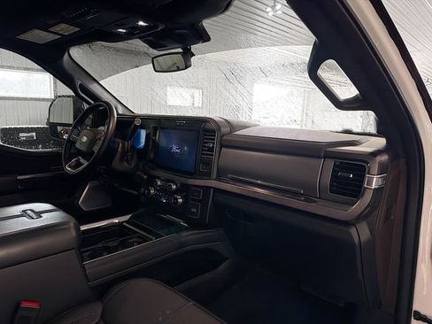 Used 2025 Ford F250 Platinum AWD/4WD image 12