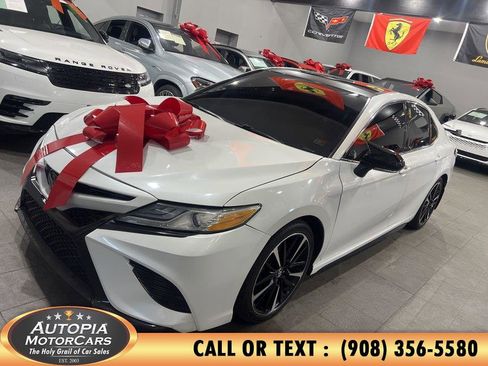 Used 2020 Toyota Camry XSE FWD image 2