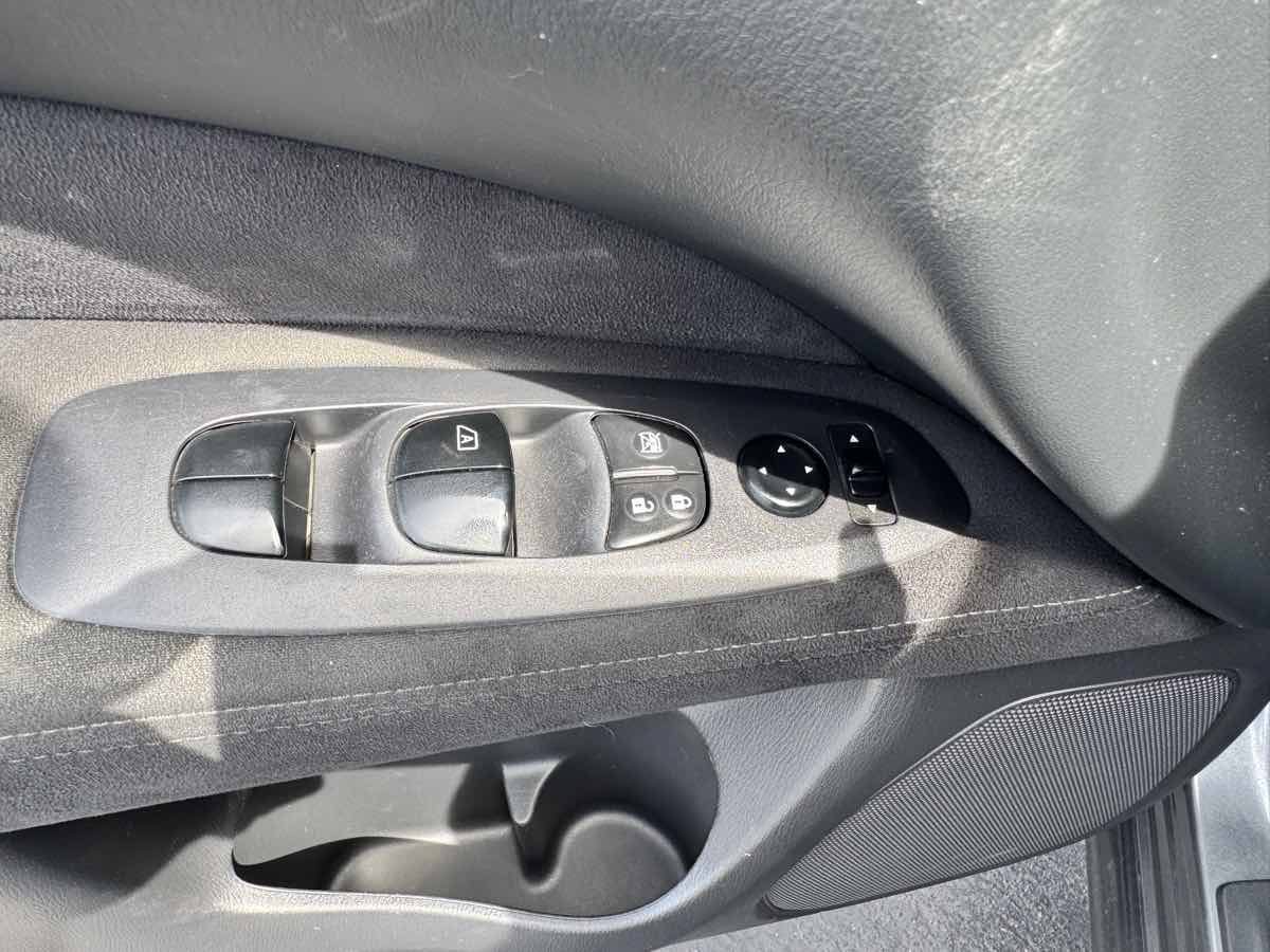 Used 2016 Nissan Pathfinder S FWD image 45