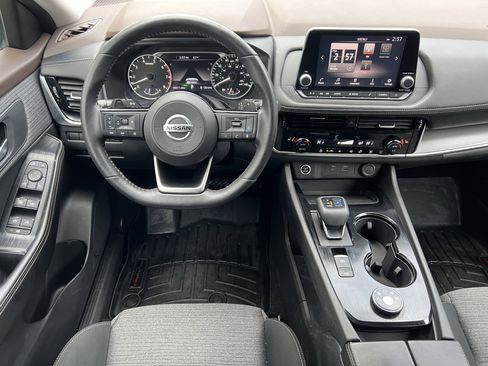 Used 2021 Nissan Rogue SV image 32