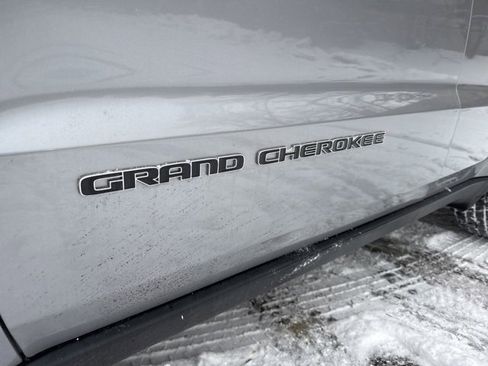 Used 2021 Jeep Grand Cherokee Limited image 26