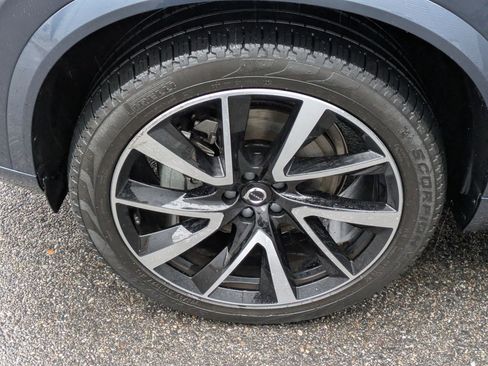 Used 2024 Volvo XC90 B6 Plus w/ Protection Package Premier image 11