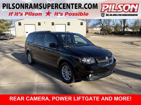 Used 2019 Dodge Grand Caravan SXT image 1