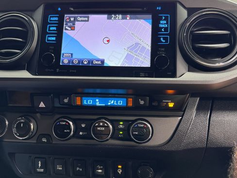 Used 2017 Toyota Tacoma TRD Pro AWD/4WD image 12