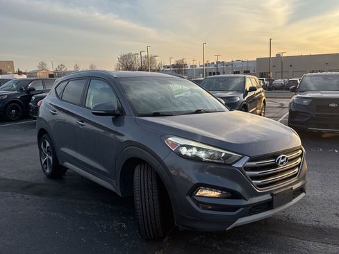 Used 2017 Hyundai Tucson Limited image 2