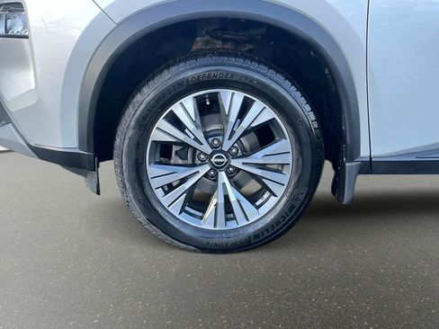 Certified 2022 Nissan Rogue SV w/ SV Premium Package image 9