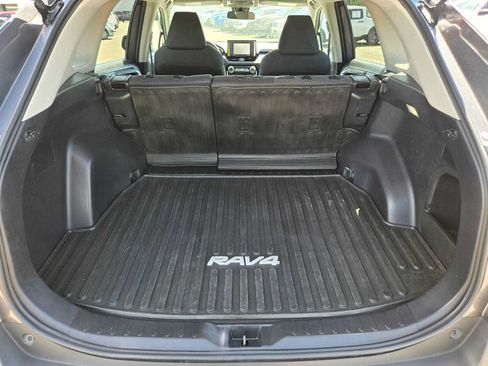 Used 2022 Toyota RAV4 LE AWD/4WD image 15