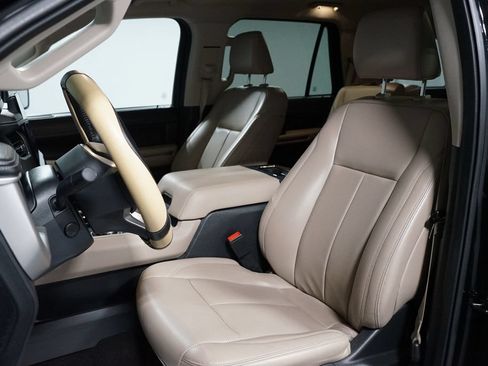 Used 2023 Ford Expedition XLT RWD image 26