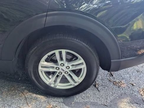 Used 2020 Ford Explorer XLT w/ Comfort Package AWD/4WD image 10