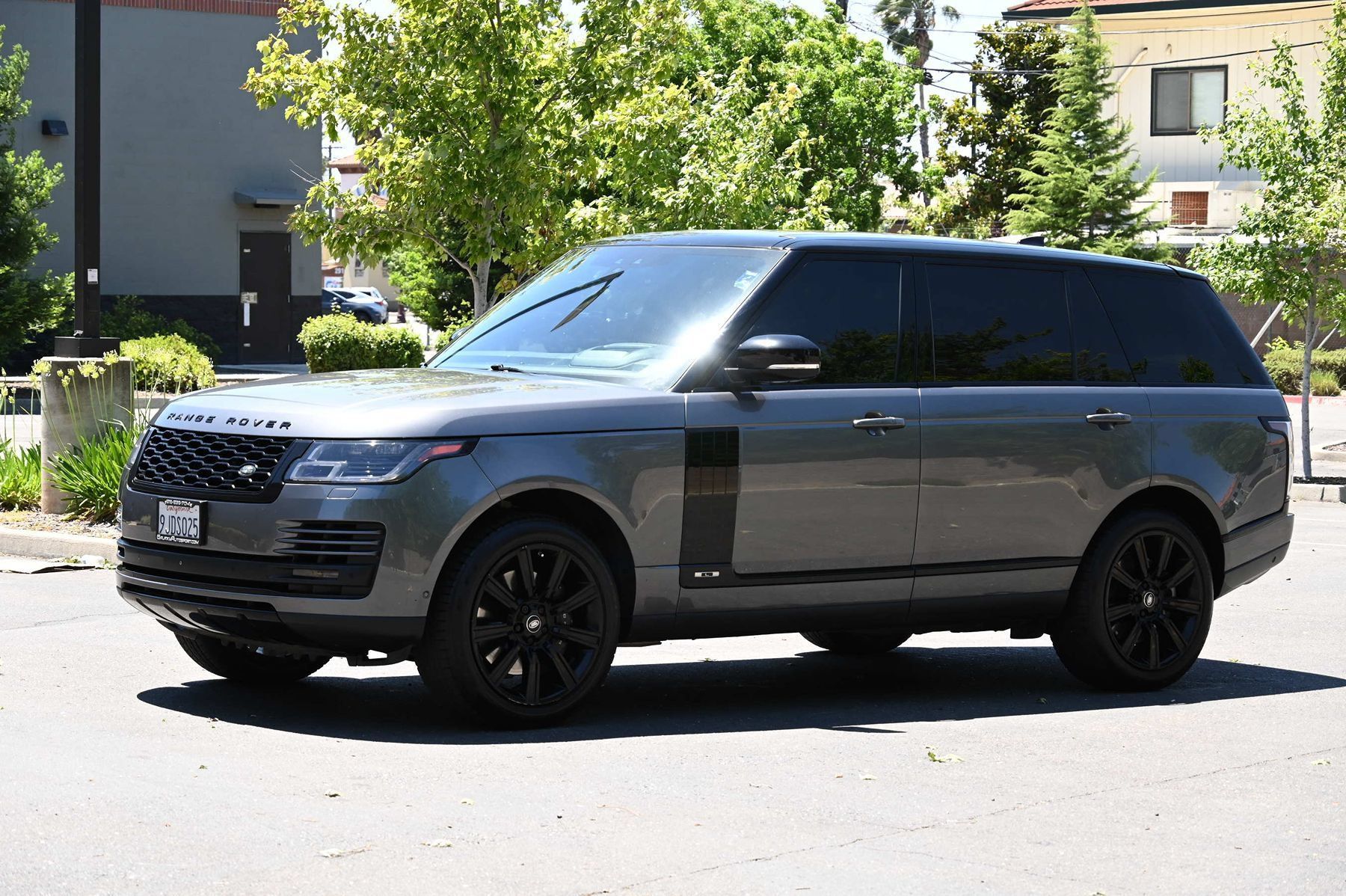 Used 2018 Land Rover Range Rover Long Wheelbase Supercharged AWD/4WD image 3