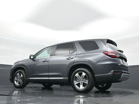 Certified 2025 Honda Pilot EX-L image 17