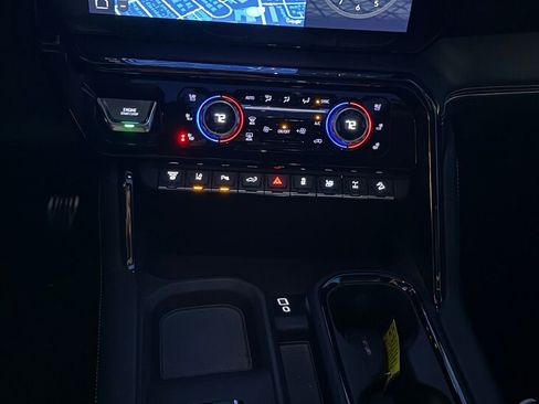 Used 2024 GMC Sierra 2500 AT4X image 24